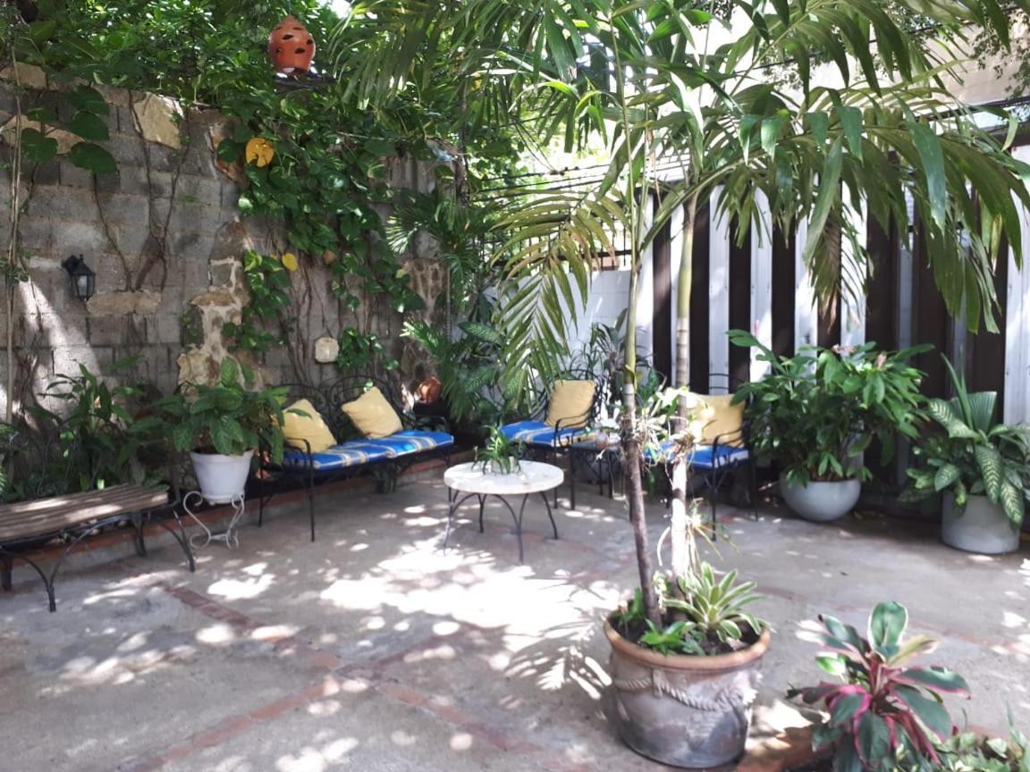 Hotel Alcaldeza - Garden House Maria Guadalupe Санто Доминго Екстериор снимка